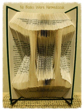 Load image into Gallery viewer, Signs of the zodiac :: Your Horoscope in a book