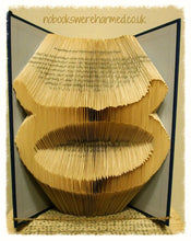 Load image into Gallery viewer, Signs of the zodiac :: Your Horoscope in a book